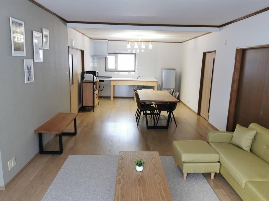 House Of Joy Furano 15 Mins To Ski Resort ภายนอก รูปภาพ